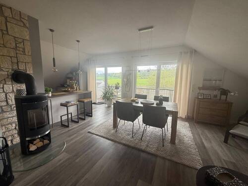 offener Wohn- Essbereich mit Zugang zum Südbalkonn - Excl. ETW -DG in ruhiger, Sackgassenlage in Losheim zu verkaufen!