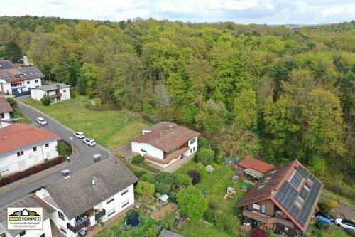 Luftbild - Mehrfamilienhaus, Wohnhaus mit 252,70 m&sup2; in Erlenbach am Main - Mechenhard zum Kaufen