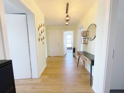 Flur - Etagenwohnung mit 125,00 m² in Winsen (Luhe) zum Kaufen