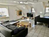 Wohnzimmer - Helle Wohnung mit Balkon und Kfz-Stellplatz!