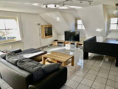 Wohnzimmer - Helle Wohnung mit Balkon und Kfz-Stellplatz!