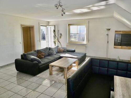 Wohnzimmer - 2 Zimmer Etagenwohnung zur Miete in Rottendorf