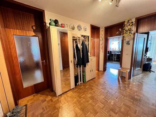 geräumige Eingangsdiele - 