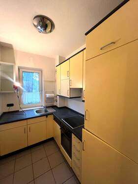 Küche mit Einbauküche - 