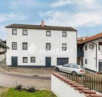 Charmantes Ensemble aus Haupthaus & Anbau in gefragter Lage von Dingolfing