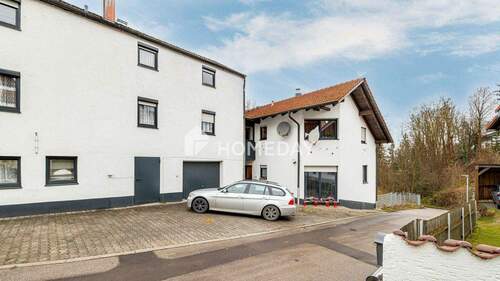 Haus 1 Außenansicht 1 - 9 Zimmer Einfamilienhaus zum Kaufen in Dingolfing