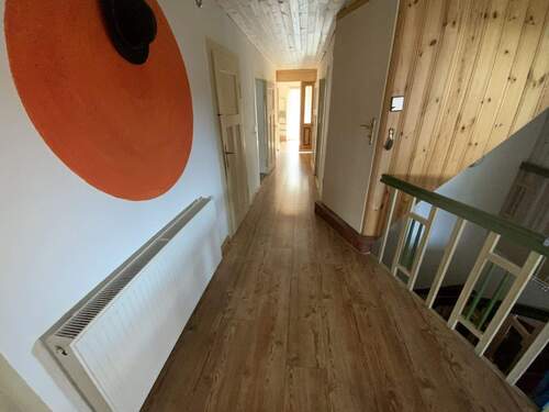 OG - Flur - 6 Zimmer Bauernhaus, Landhaus in Allendorf