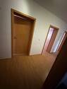 Flur (verlängert).jpeg - Etagenwohnung mit 87,00 m&sup2; in Weißenfels zur Miete
