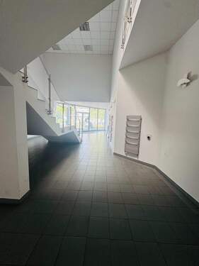 Seiteneingang Lobby - 