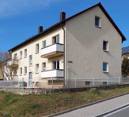 Außenansicht.jpg - Attraktive 4-Zimmer-Wohnung mit Balkon in Burgkunstadt