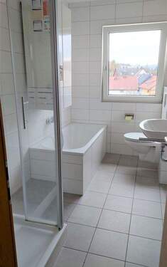 Bad.jpg - 4 Zimmer Etagenwohnung zur Miete in Burgkunstadt