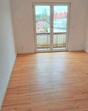 Wohnzimmer.jpg - 4 Zimmer Etagenwohnung in Burgkunstadt