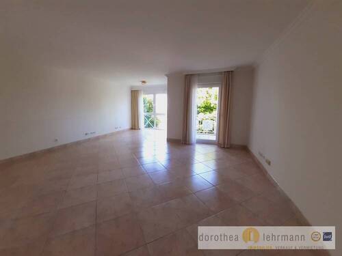 Großzügiges Schlafzimmer - 