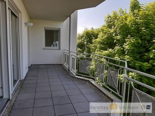 Balkon - Etagenwohnung mit 152,00 m&sup2; in Wiesbaden zur Miete