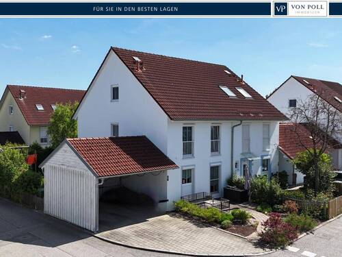 Hausansicht - Raum für die ganze Familie - gepflegte Doppelhaushälfte mit Garten, Studio und 4 Etagen in Essenbach