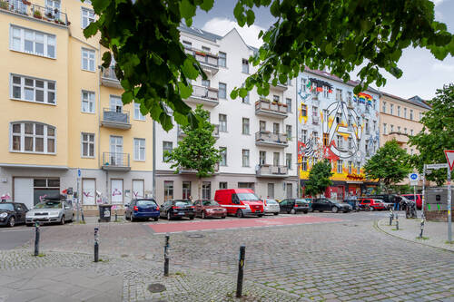 Berliner Altbau - 2 Zimmer Etagenwohnung zum Kaufen in Berlin