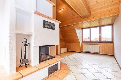 Kamin im Wohnzimmer - 5 Zimmer Etagenwohnung zum Kaufen in Berlin