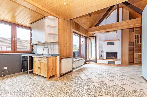 Wohnzimmer und Küche - 5 Zimmer Etagenwohnung in Berlin