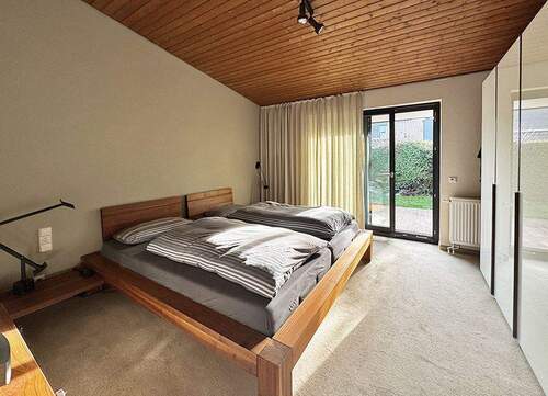 Schlafzimmer mit Gartenzugang - 