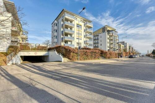 Haus & Straße v. Westen - 