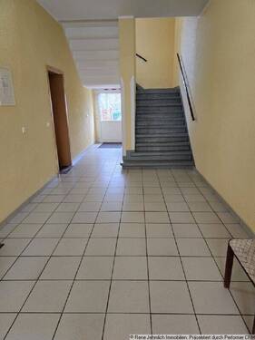 Treppenhaus - 1 Zimmer Mehrfamilienhaus, Wohnhaus zum Kaufen in Chemnitz