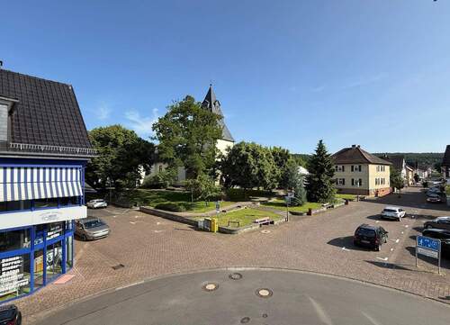 Blick zur Kirche - 2 Zimmer Etagenwohnung in Buseck
