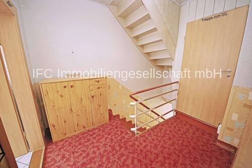 Flur- / Treppenbereich im OG - 