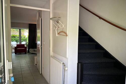 Eingangsbereich/Flur - 3 Zimmer Mehrfamilienhaus, Wohnhaus in Butjadingen