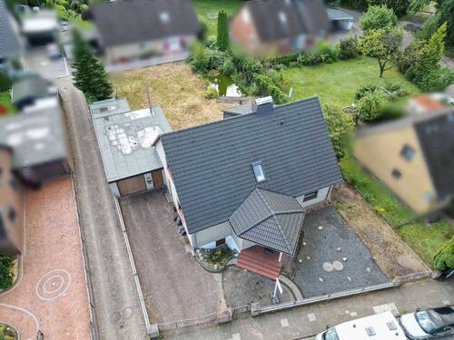 Garage + 4 Stellplätze - 8 Zimmer Einfamilienhaus zum Kaufen in Kaltenkirchen