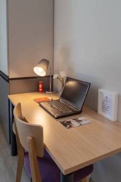 Schreibtisch - 1 Zimmer Etagenwohnung in Berlin