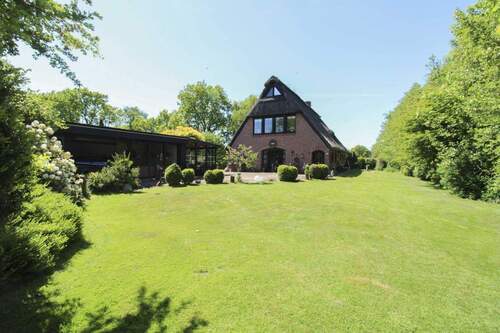 Titelbild - Reetdachidylle in ruhiger Feldrandlage von Wischhafen - Landhaus mit Ferienwohnung