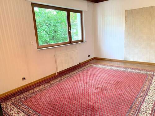 Blick in den hinteren Garten vom Wohnzimmer.jpeg - 