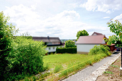 Bauplatz Hollfeld - 820 m² warten auf Ihr Haus - Baugrundstück in Hollfeld