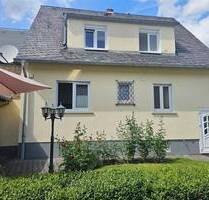 Stilvolles Rheininselhaus mit Garten, Garage & Rheinblick - kernsaniertes Zuhause auf Niederwerth