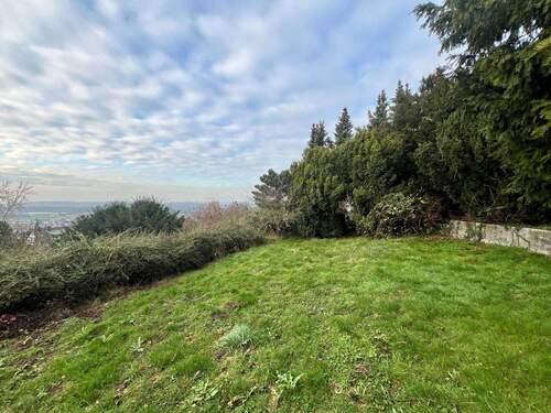 Obere Grundstücksebene - **Baugrundstück mit Fernsicht in Bestlage von Gelnhausen-Meerholz**