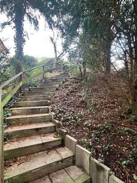 Seitliche Treppe - 