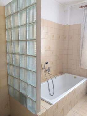 Bad - Einfamilienhaus mit 85,00 m&sup2; in Velten zum Kaufen