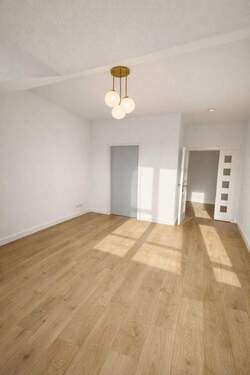 Wohzimmer zur Küche - 3 Zimmer Etagenwohnung in Panketal