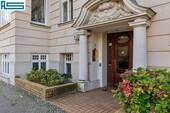 Hauseingansgtür - 3 Zimmer Etagenwohnung in Berlin