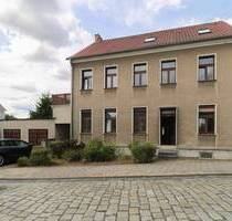 MFH mit 2 Einheiten und großem Garten zur flexiblen Nutzung in Coswig