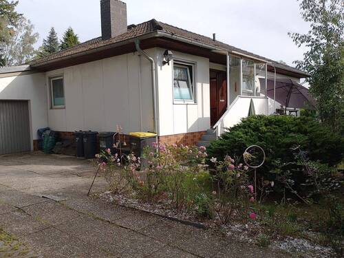 Hausfront - 5 Zimmer Bungalow zum Kaufen in Berlin