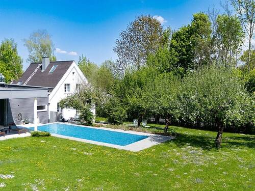 Gartenbereich - 1 Zimmer Mehrfamilienhaus, Wohnhaus in Penzing