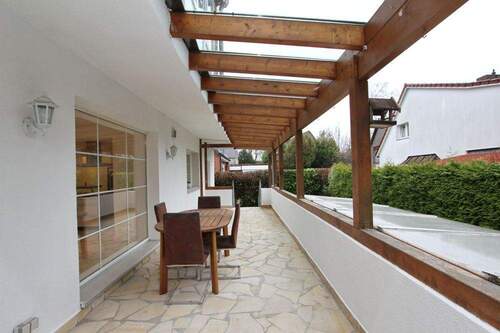 Veranda - 5 Zimmer Einfamilienhaus zum Kaufen in Hamburg-Wellingsbüttel