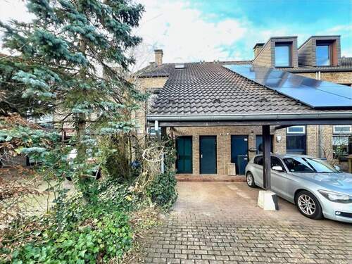 Hauseingang - 4 Zimmer Reihenmittelhaus zum Kaufen in Düsseldorf