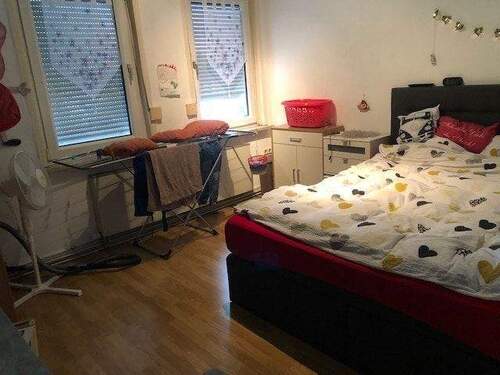 9 - 9 Zimmer Mehrfamilienhaus, Wohnhaus in Holzminden