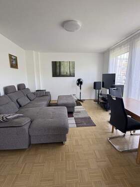 Wohnzimmer - Mehrfamilienhaus, Wohnhaus mit 471,00 m&sup2; in Idstein zum Kaufen