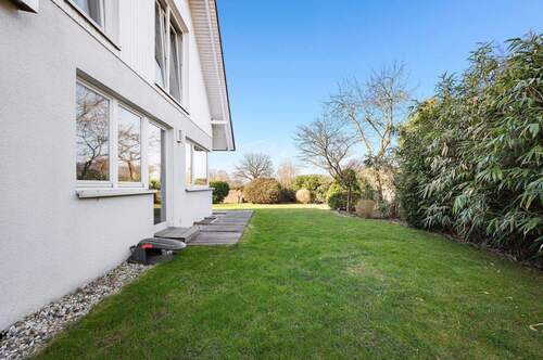 seitlicher Gartenbereich - 