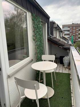 Balkon - Etagenwohnung mit 45,00 m&sup2; in Köln zur Miete