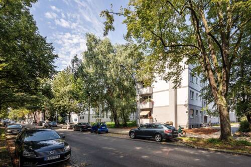 Außen_Straßenansicht - Etagenwohnung mit 260,00 m&sup2; in Berlin zum Kaufen