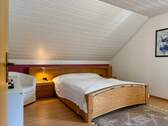 Zimmer 1 im OG - 